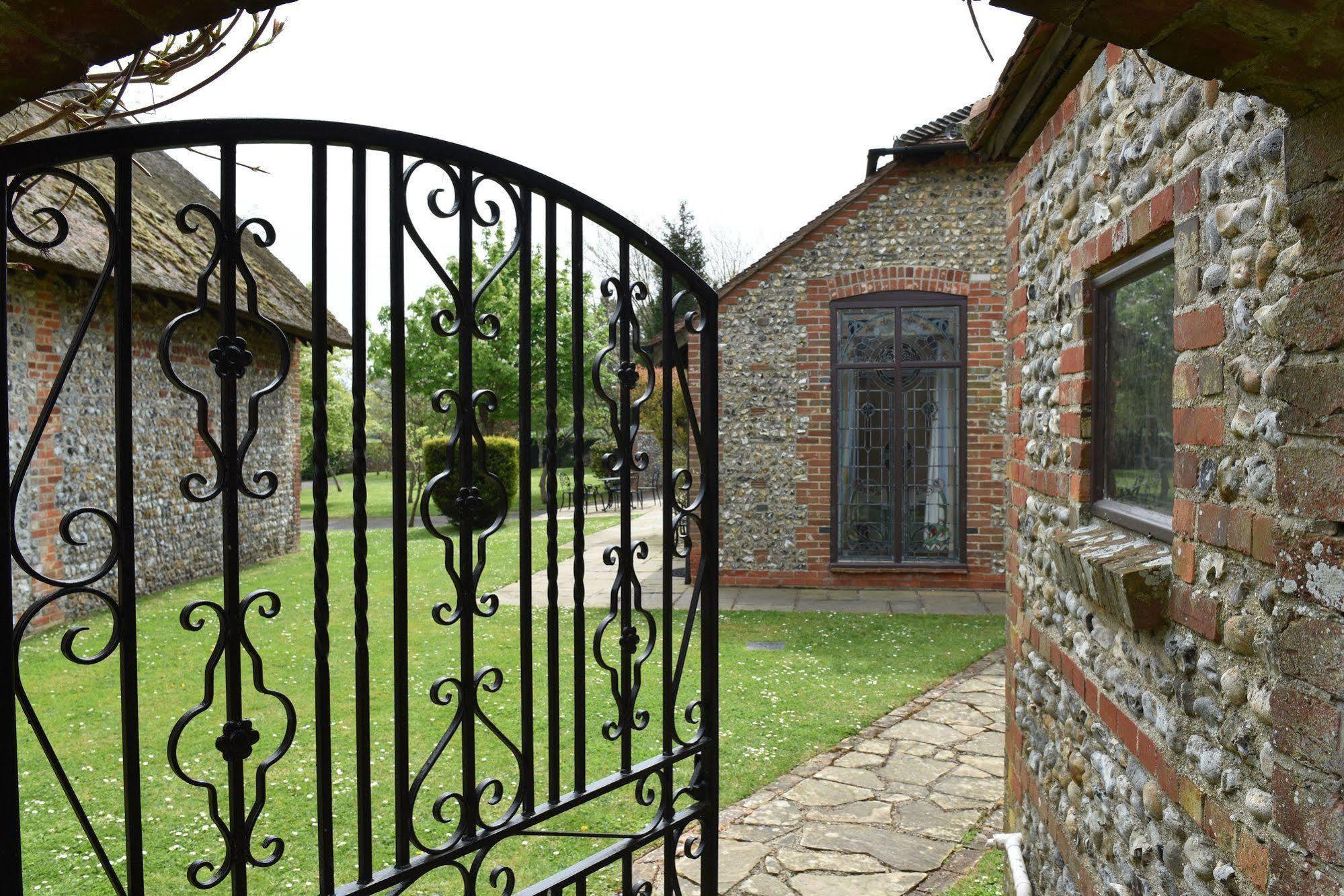Old Selden Farm B&B Clapham  Ngoại thất bức ảnh