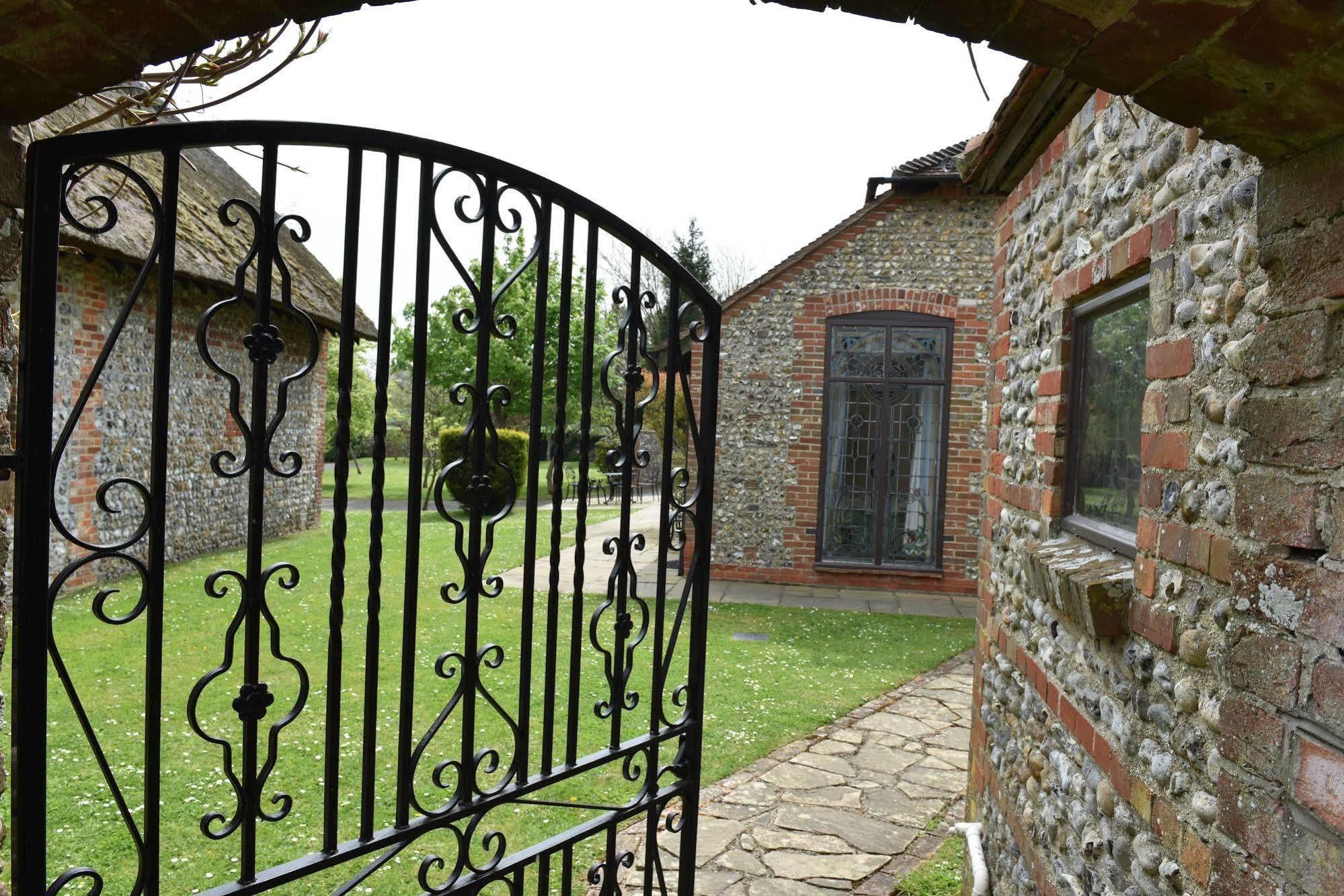 Old Selden Farm B&B Clapham  Ngoại thất bức ảnh